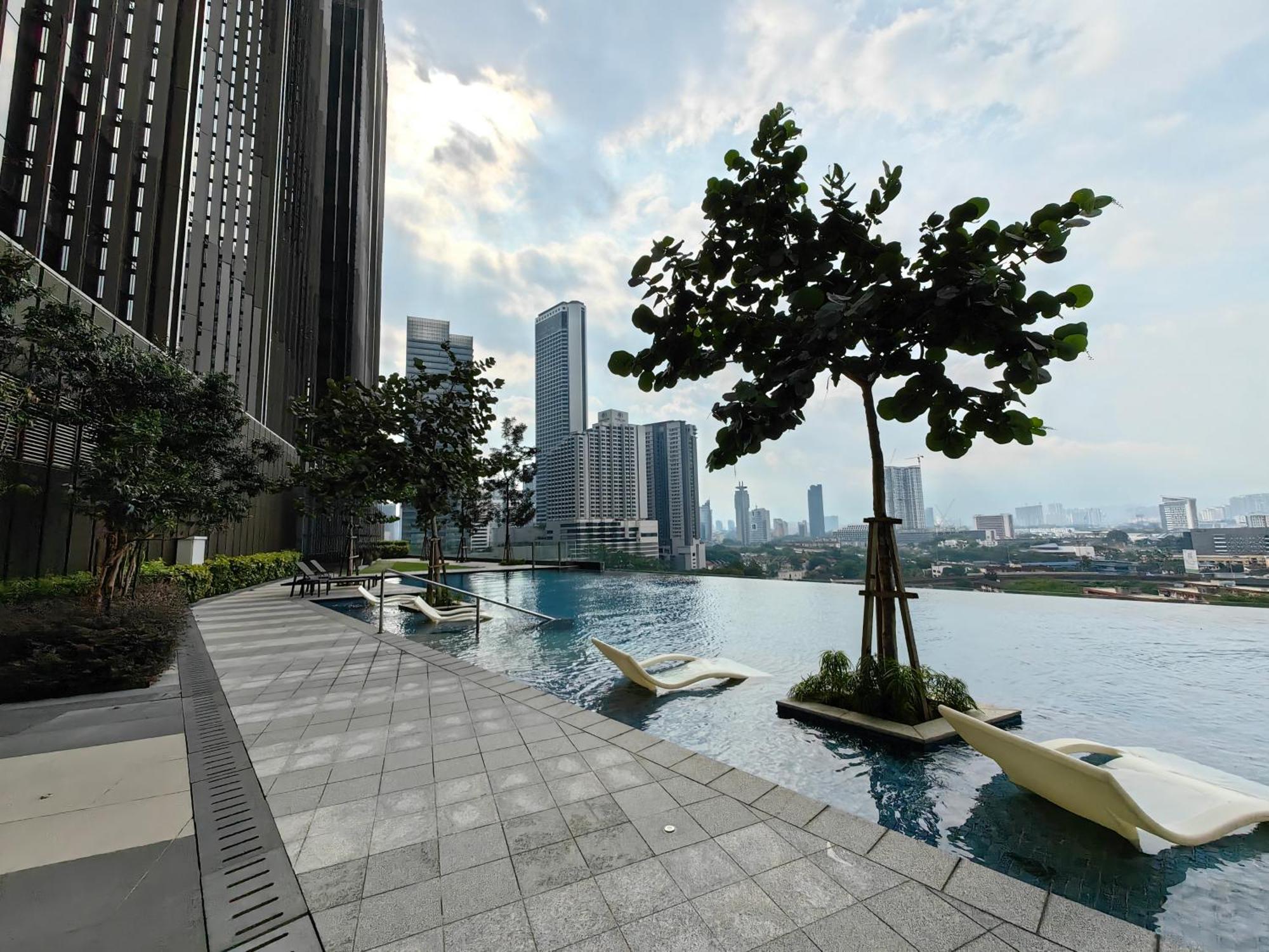Pavillion Embassy Service Apartment By Autumn Suites Premium Stay Kuala Lumpur Exterior photo